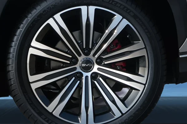 BYD SEALION 7