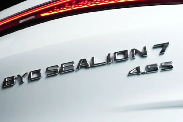 BYD SEALION 7